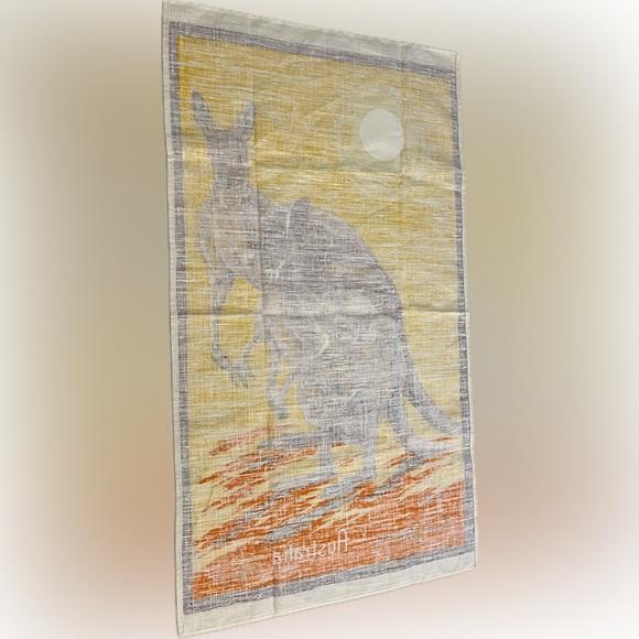 Kangaroos.  Australia. DESIGNED IN AUSTRALIA by Neil. Pure Linen. Fast Colours. - Picture 4 of 15